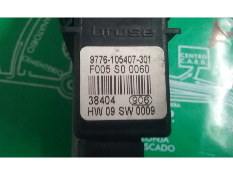 Recambio de motor elevalunas trasero derecho para volkswagen bora berlina (1j2) conceptline referencia OEM IAM 1C0959812A 977610