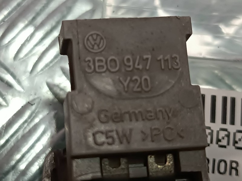 Recambio de luz interior para seat alhambra (7v9) stylance referencia OEM IAM 3B0947113  CONECTOR 2 PINES