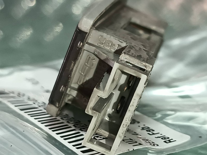 Recambio de luz interior para seat alhambra (7v9) stylance referencia OEM IAM 3B0947113  CONECTOR 2 PINES