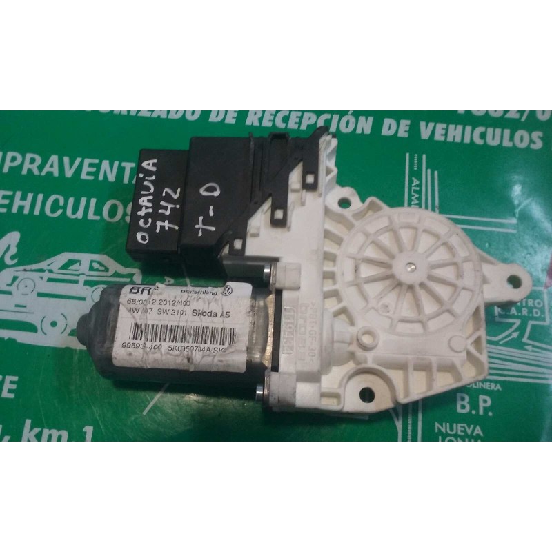 Recambio de motor elevalunas trasero derecho para skoda octavia berlina (1z3) ambition referencia OEM IAM 5K0959704A 5K0959794 0