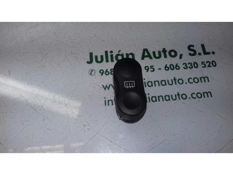 Recambio de interruptor para dacia sandero básico referencia OEM IAM 710682  LUNA TERMICA