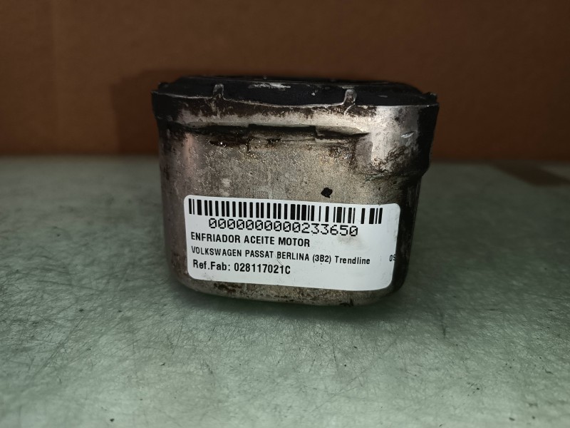 Recambio de enfriador aceite motor para volkswagen passat berlina (3b2) trendline referencia OEM IAM 028117021C  