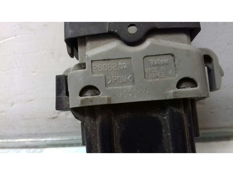 Recambio de interruptor para renault scenic ii i- music referencia OEM IAM 107965A  ESP