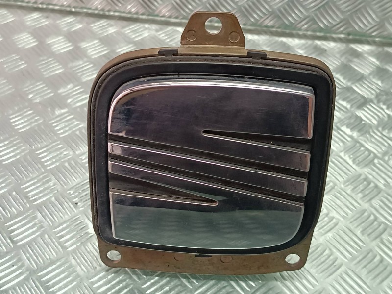 Recambio de maneta exterior porton para seat ibiza (6l1) reference referencia OEM IAM 6L6827573B   Recambio de maneta exterior porton para seat ibiza (6l1) reference referencia OEM IAM 6L6827573B