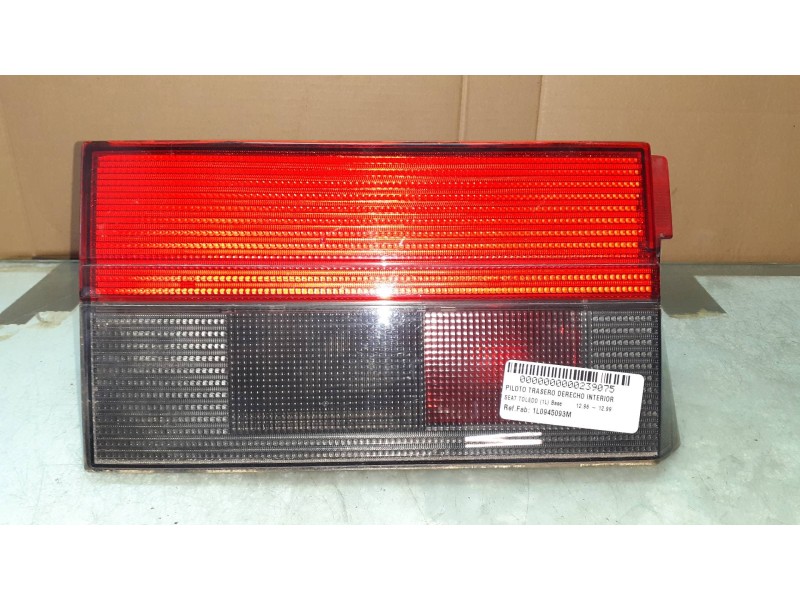 Recambio de piloto trasero derecho interior para seat toledo (1l) base referencia OEM IAM 1L0945093M A2810881 
