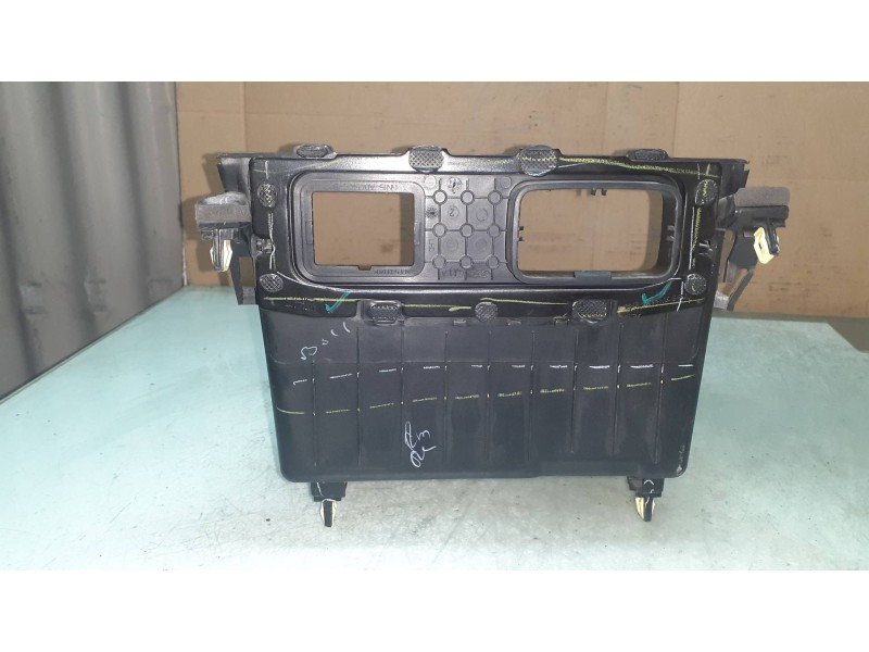 Recambio de molduras delanteras para ford ecosport (cr6) titanium referencia OEM IAM GN15A044H80C AGN15A044H96EJ3JA6 CONSOLA CEN