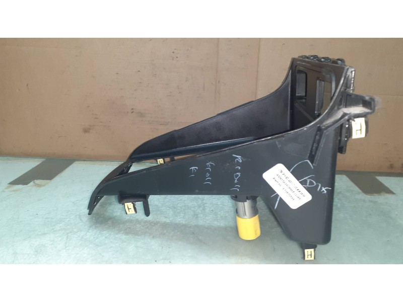 Recambio de molduras delanteras para ford ecosport (cr6) titanium referencia OEM IAM GN15A044H80C AGN15A044H96EJ3JA6 CONSOLA CEN