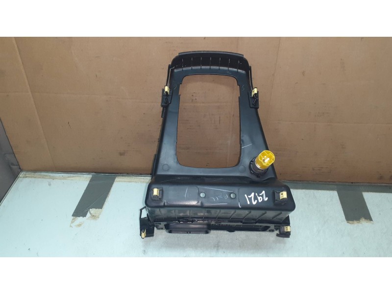 Recambio de molduras delanteras para ford ecosport (cr6) titanium referencia OEM IAM GN15A044H80C AGN15A044H96EJ3JA6 CONSOLA CEN