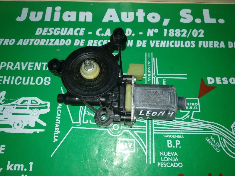 Recambio de motor elevalunas delantero derecho para seat leon (5f1) reference referencia OEM IAM 5Q0959802B 0130822716 S85020210