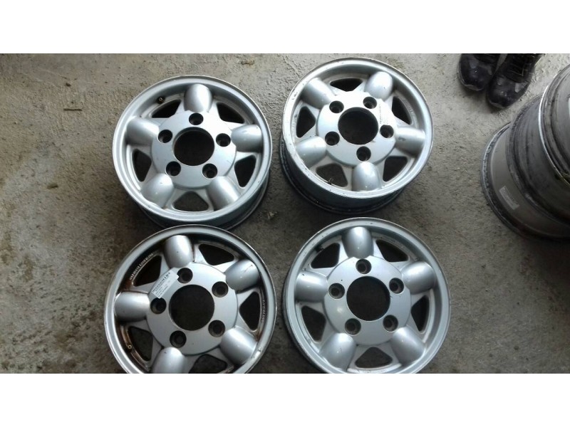 Recambio de juego llantas para tata safari 2.0 referencia OEM IAM  6JX15 