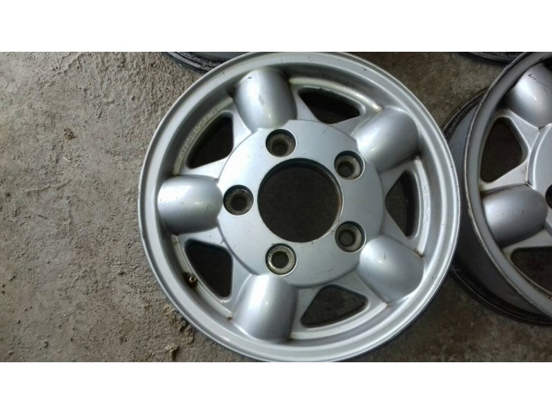 Recambio de juego llantas para tata safari 2.0 referencia OEM IAM  6JX15 