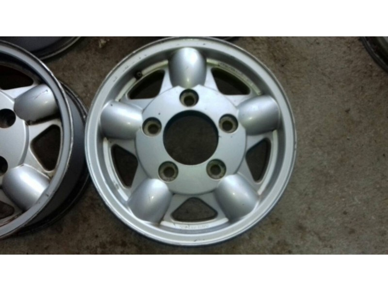 Recambio de juego llantas para tata safari 2.0 referencia OEM IAM  6JX15 