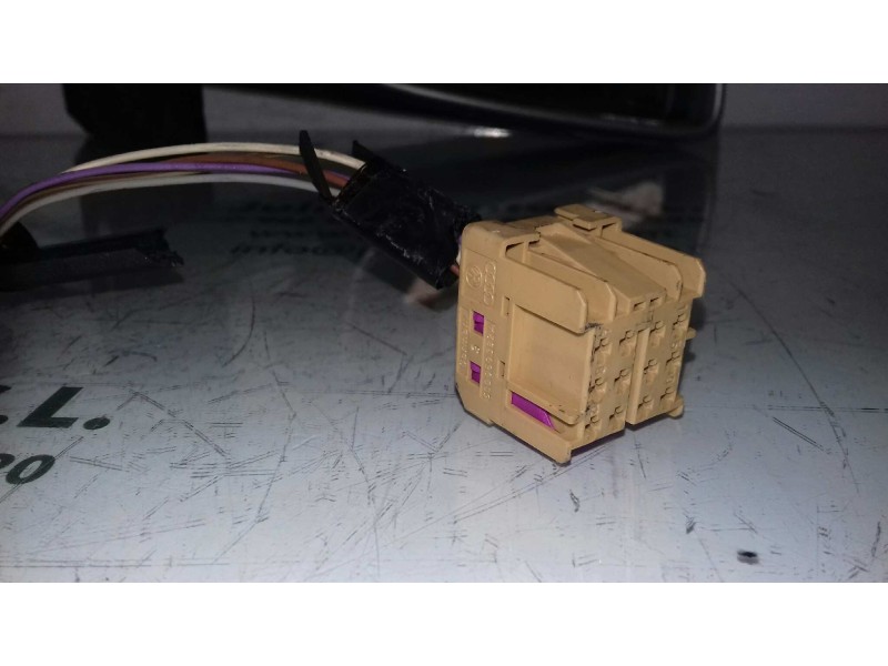 Recambio de retrovisor derecho para volkswagen polo (9n1) highline referencia OEM IAM   ELECTRICO