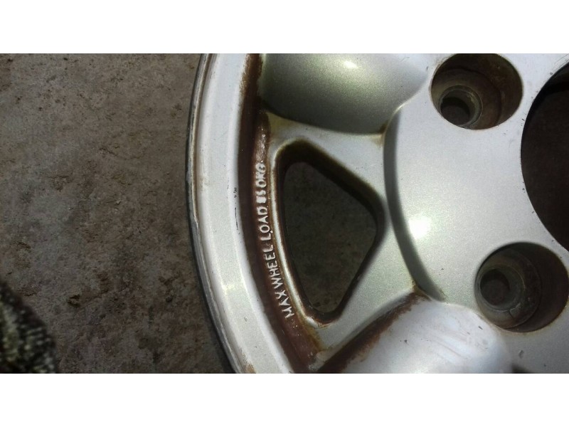 Recambio de llanta para tata safari 2.0 referencia OEM IAM  6JX15 