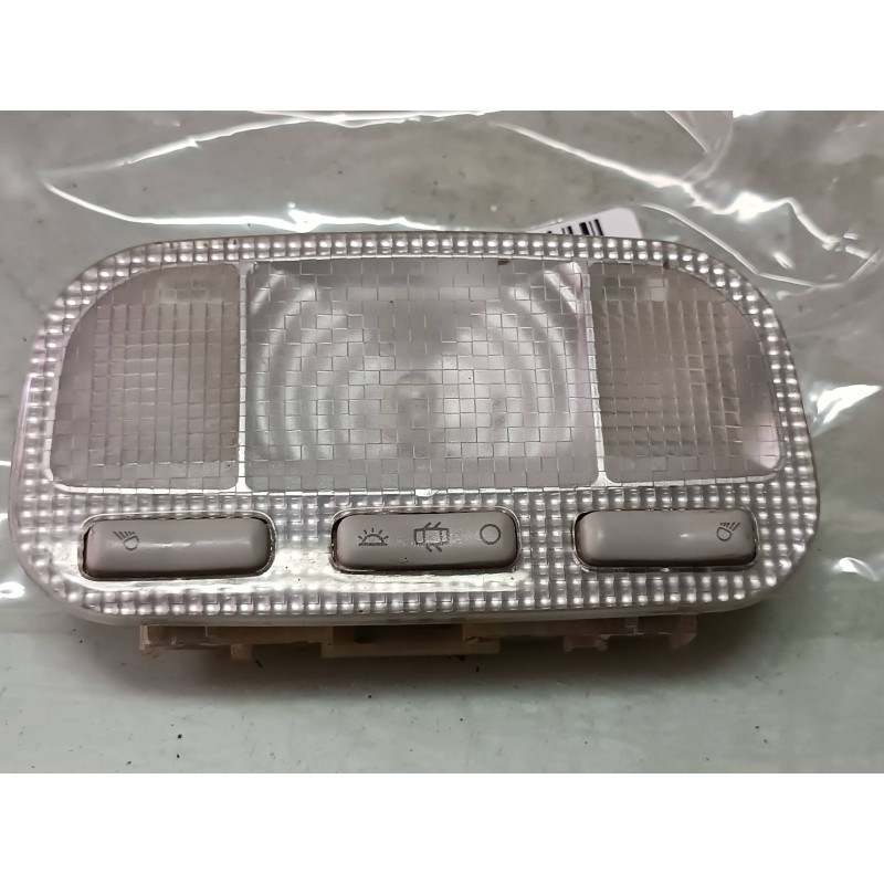 Recambio de luz interior para citroen c4 berlina collection referencia OEM IAM 9680713880  