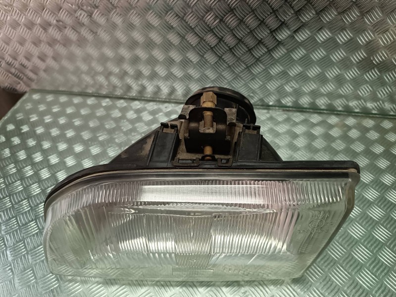 Recambio de faro izquierdo para ford fiesta berl./courier porto referencia OEM IAM UPM60GF13  86AG13K060AA