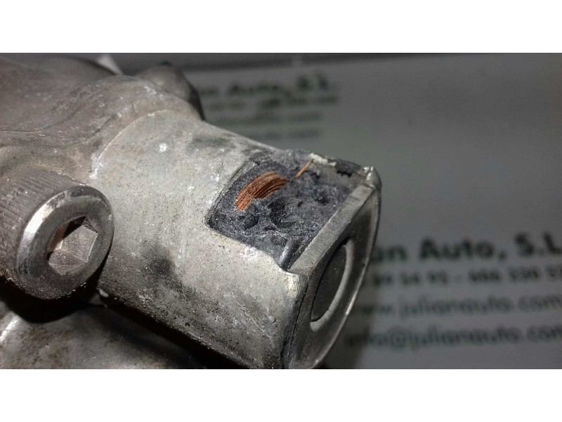 Recambio de compresor aire acondicionado para volkswagen polo (9n1) highline referencia OEM IAM 6Q0820803H PXE13 SANDEN