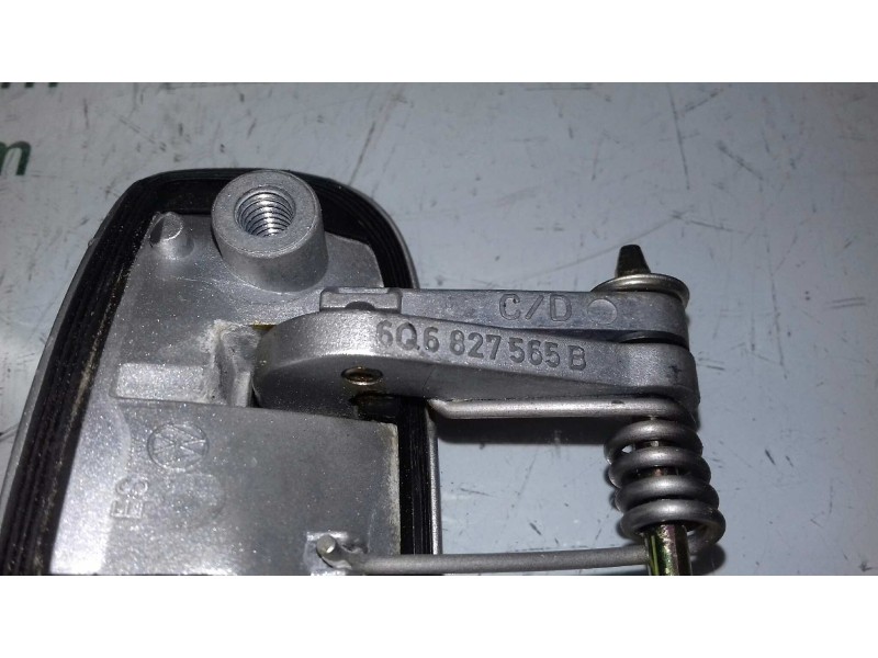 Recambio de maneta exterior porton para volkswagen polo (9n1) highline referencia OEM IAM 6Q6827656B  