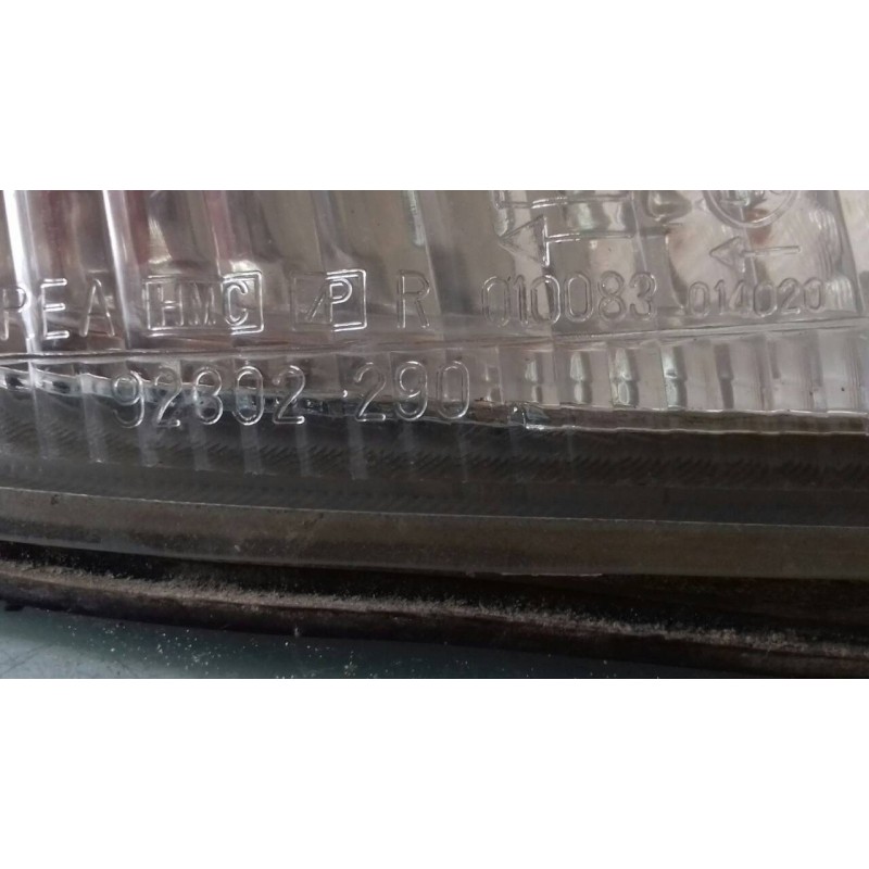 Recambio de piloto delantero derecho para hyundai lantra berlina (rd) 2.0 gls referencia OEM IAM 93302290  2 PINES