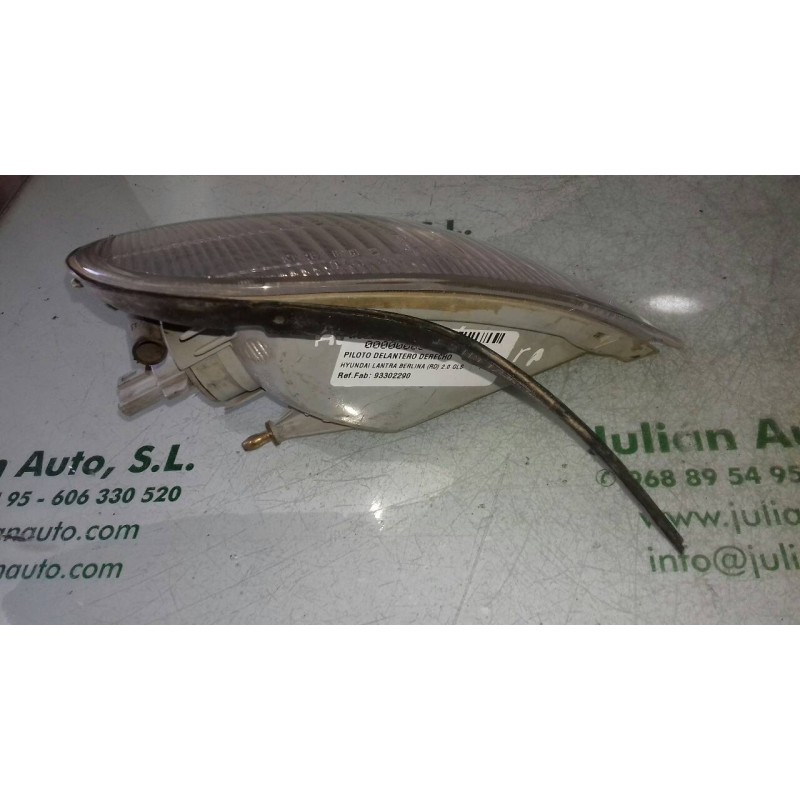 Recambio de piloto delantero derecho para hyundai lantra berlina (rd) 2.0 gls referencia OEM IAM 93302290  2 PINES