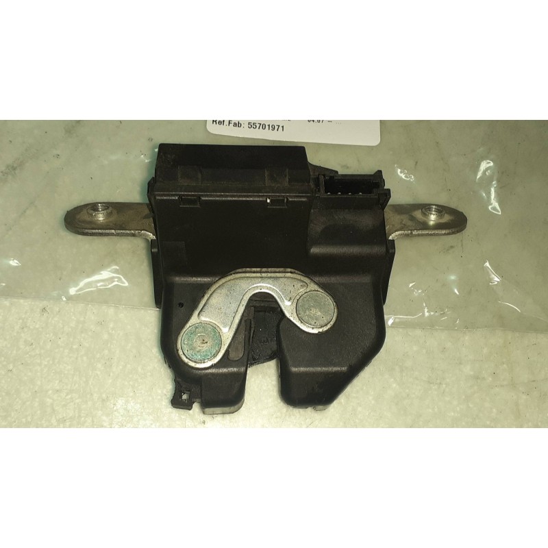 Recambio de cerradura maletero / porton para opel corsa d catch me referencia OEM IAM 55701971  CONECTOR 4 PINES