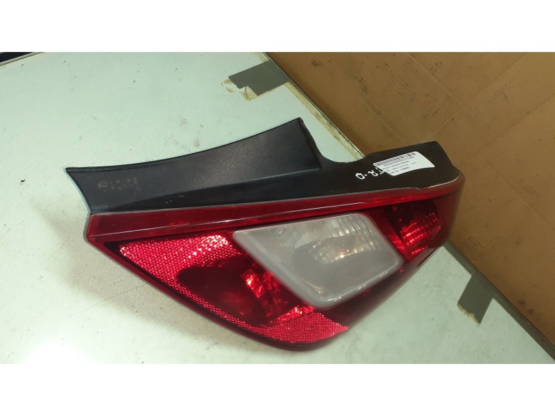 Recambio de piloto trasero derecho para opel corsa d catch me referencia OEM IAM 13269051 89318821 