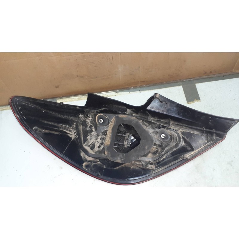 Recambio de piloto trasero derecho para opel corsa d catch me referencia OEM IAM 13269051 89318821 