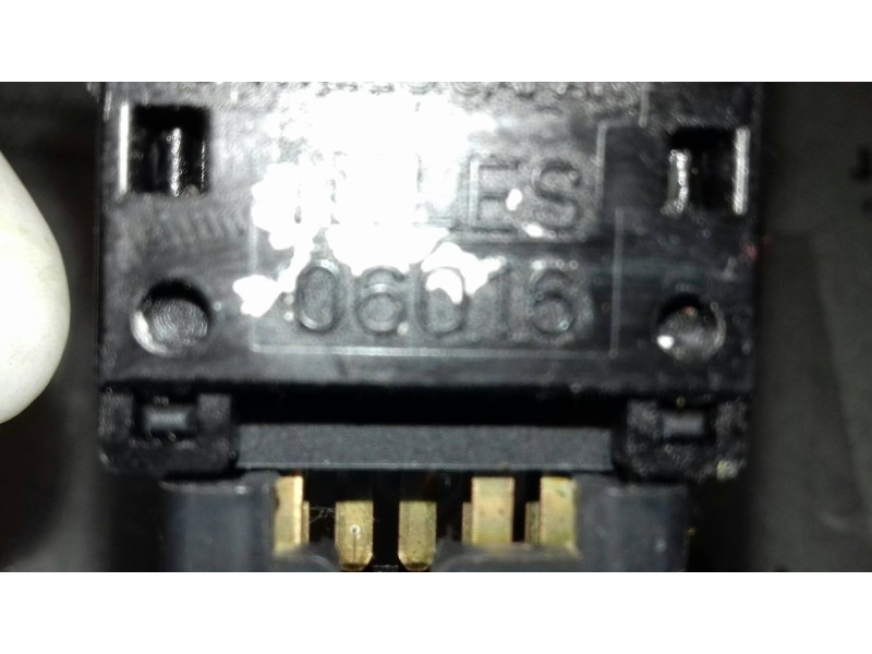 Recambio de warning para nissan primera berlina (p12) line up referencia OEM IAM 06016 8 PINES NILES