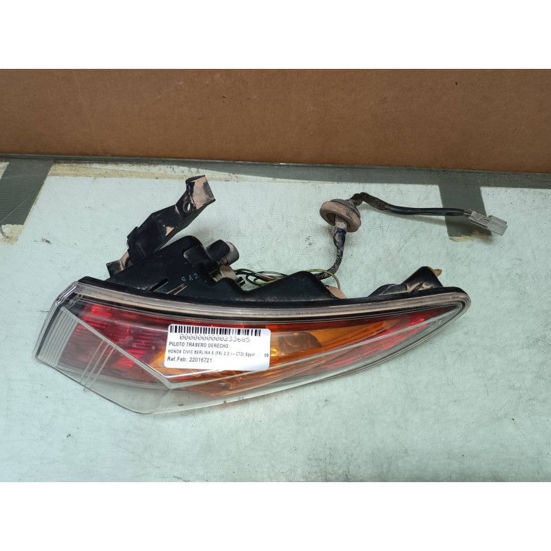 Recambio de piloto trasero derecho para honda civic berlina 5 (fk) 2.2 i-ctdi sport referencia OEM IAM 22016721  ALETA