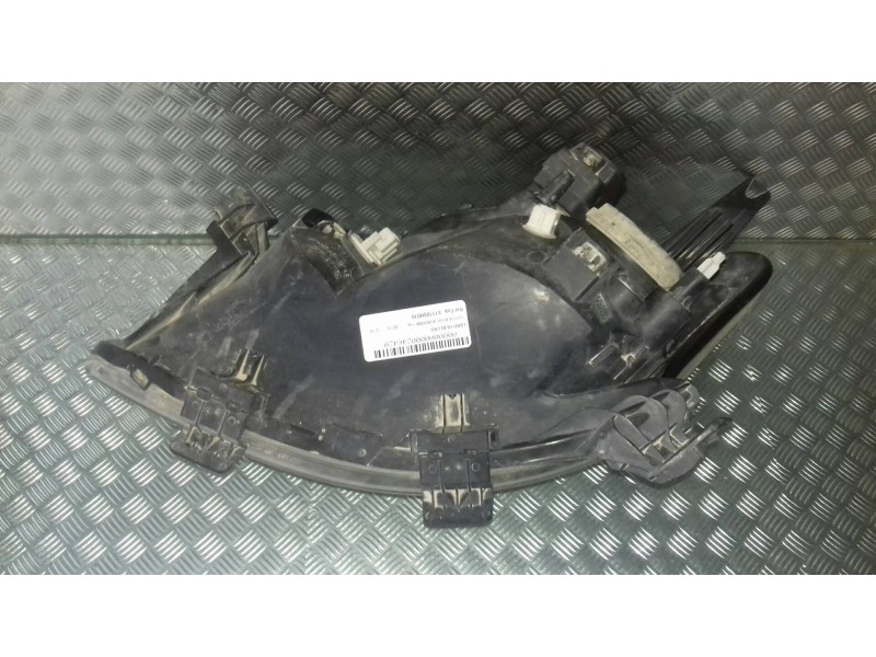 Recambio de faro derecho para toyota aygo (kgb/wnb) city referencia OEM IAM 811100H010  89033080