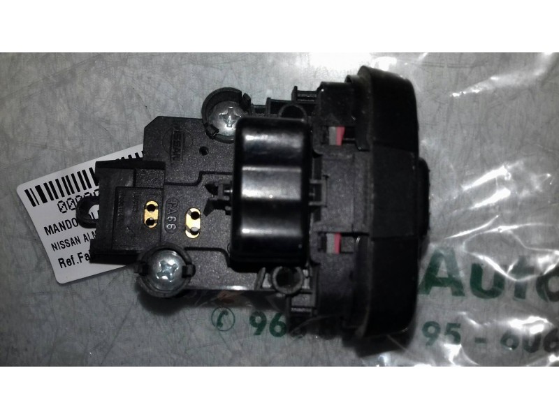Recambio de mando volante para nissan almera tino (v10m) ambience referencia OEM IAM 54355381P1 3 PINES MANDO RADIO