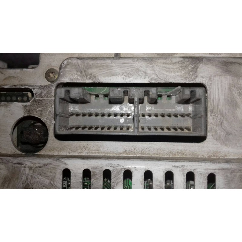 Recambio de cuadro instrumentos para kia cerato 2.0 ex crdi familiar (5-ptas.) referencia OEM IAM 940032F340 20050820 