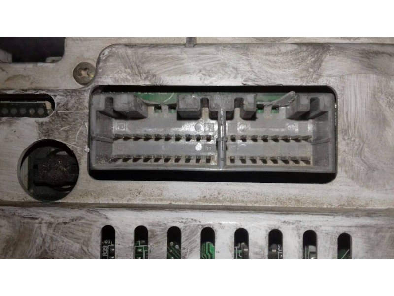 Recambio de cuadro instrumentos para kia cerato 2.0 ex crdi familiar (5-ptas.) referencia OEM IAM 940032F340 20050820 