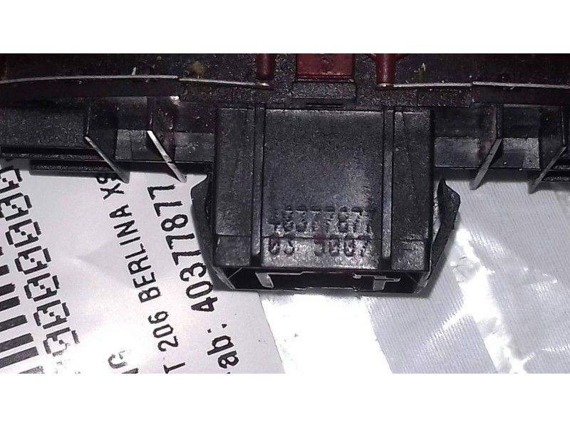 Recambio de warning para peugeot 206 berlina xs clim referencia OEM IAM 40377877  CONECTOR 5 PINES