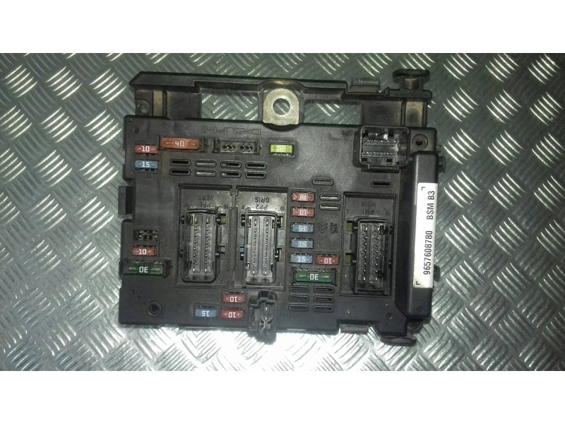 Recambio de caja reles / fusibles para peugeot 206 berlina xs clim referencia OEM IAM 9657608780 BSM B3 DELPHI