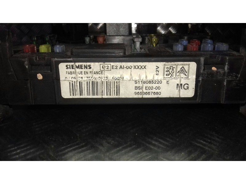 Recambio de caja reles / fusibles para peugeot 206 berlina xs clim referencia OEM IAM 9653667680 BSI E02 00 SIEMENS