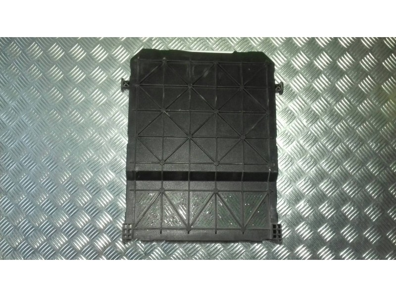 Recambio de caja reles / fusibles para peugeot 206 berlina xs clim referencia OEM IAM 9653667680 BSI E02 00 SIEMENS