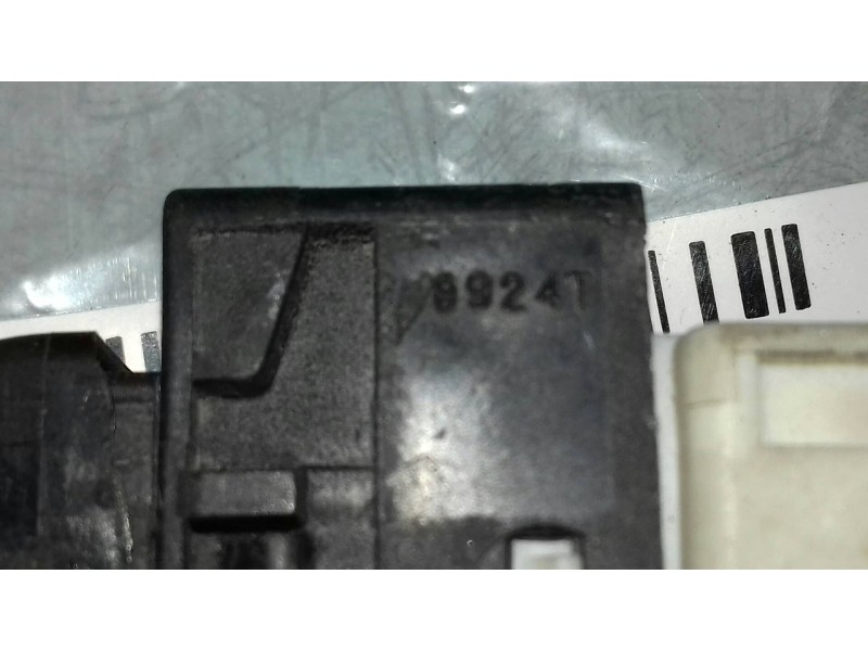 Recambio de mando elevalunas trasero derecho para nissan almera (n16/e) acenta referencia OEM IAM 8824T  5 + 1 PINES Recambio de mando elevalunas trasero derecho para nissan almera (n16/e) acenta referencia OEM IAM 8824T  5 + 1 PINES