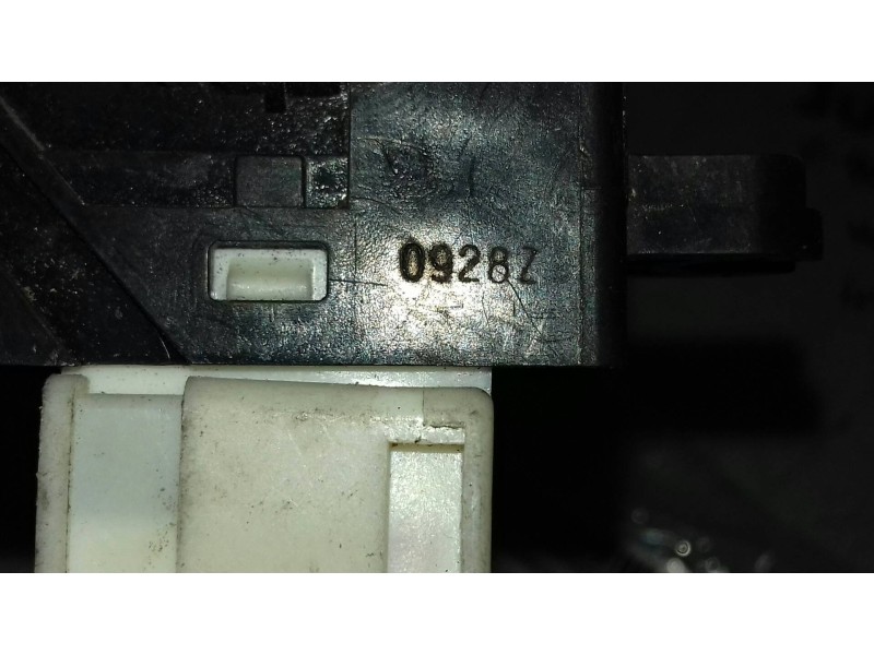 Recambio de mando elevalunas delantero derecho para nissan almera tino (v10m) ambience referencia OEM IAM 0928Z BLANCO 5 + 1 PIN