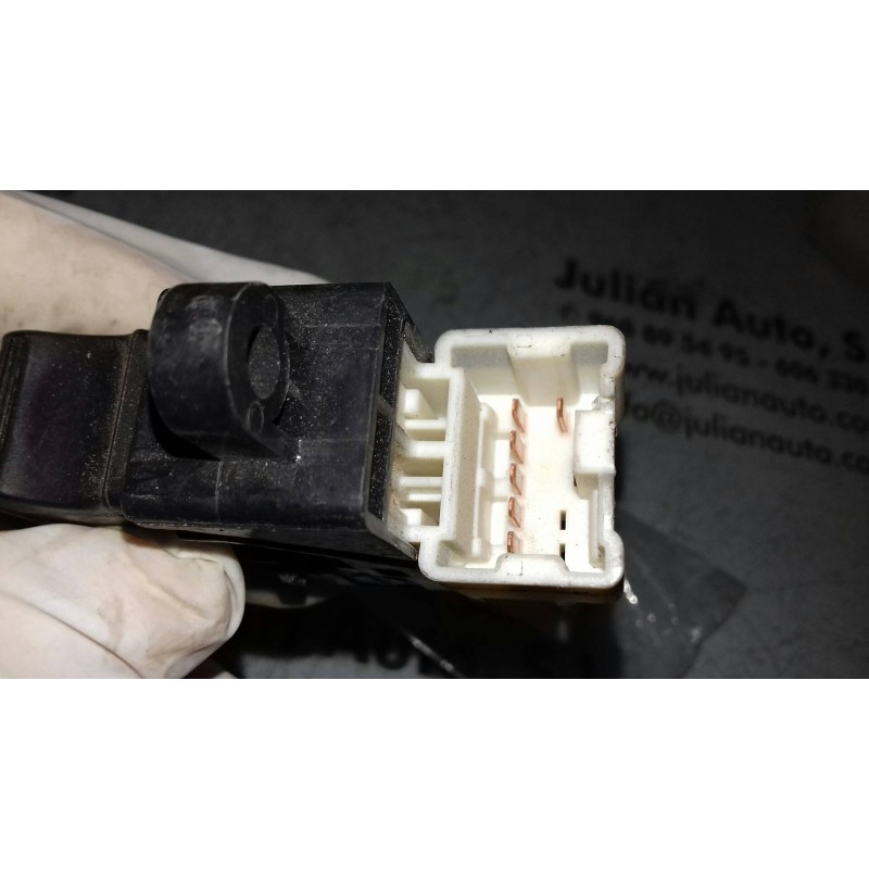 Recambio de mando elevalunas delantero derecho para nissan almera tino (v10m) ambience referencia OEM IAM 0928Z BLANCO 5 + 1 PIN