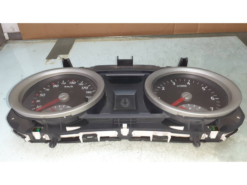 Recambio de cuadro instrumentos para renault megane ii classic berlina confort authentique referencia OEM IAM 8200306538  