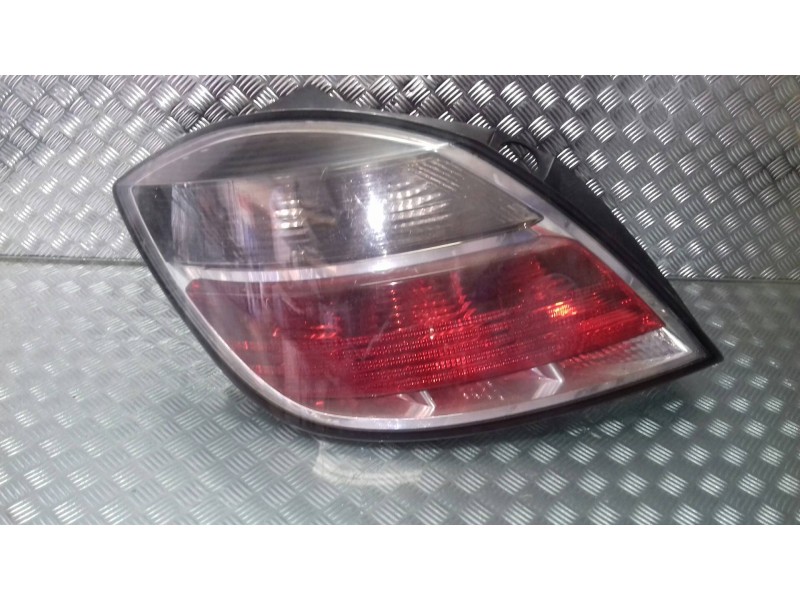 Recambio de piloto trasero izquierdo para opel astra h ber. cosmo referencia OEM IAM 13222324 VP7HLX13405A 495056087