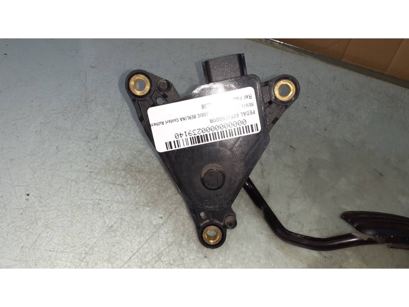 Recambio de pedal acelerador para renault megane ii classic berlina confort authentique referencia OEM IAM 8200153268  