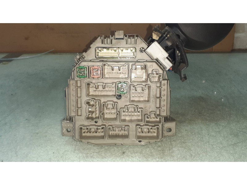 Recambio de cuadro instrumentos para peugeot 107 urban referencia OEM IAM 838000H033A  564030U