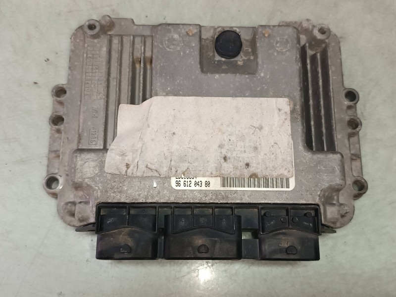 Recambio de centralita motor uce para citroen c4 berlina collection referencia OEM IAM 9661204380  BOSCH