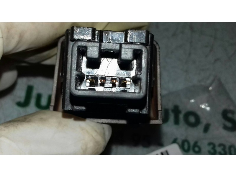 Recambio de warning para nissan micra (k12e) acenta referencia OEM IAM 06019  4 PINES