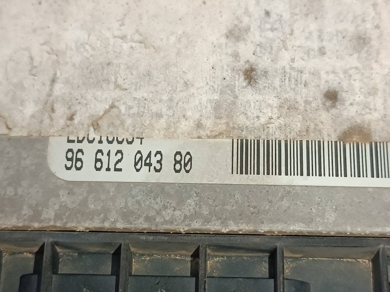 Recambio de centralita motor uce para citroen c4 berlina collection referencia OEM IAM 9661204380  BOSCH
