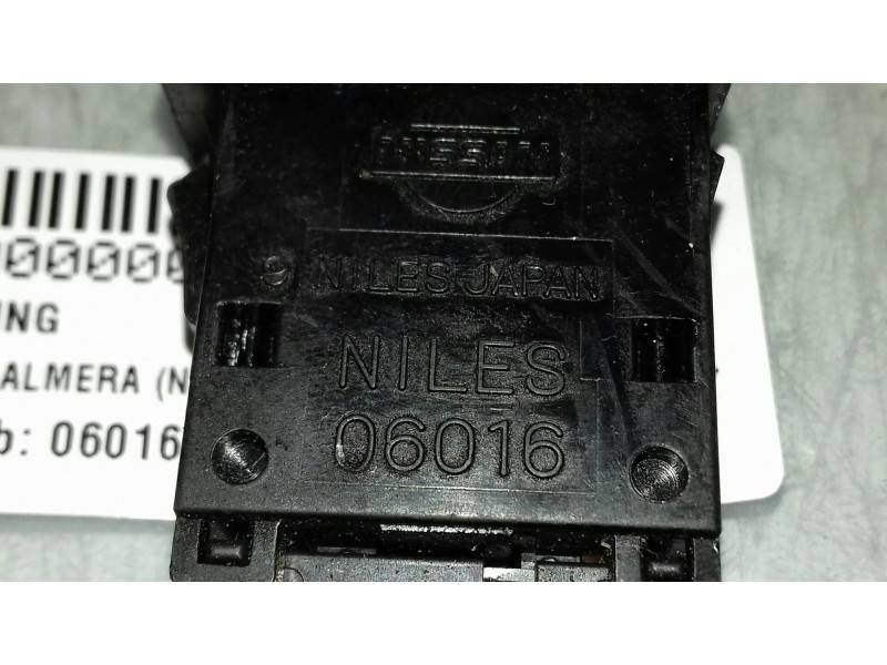 Recambio de warning para nissan almera (n16/e) acenta referencia OEM IAM 06016 NILES 5 + 3 PINES Recambio de warning para nissan almera (n16/e) acenta referencia OEM IAM 06016 NILES 5 + 3 PINES