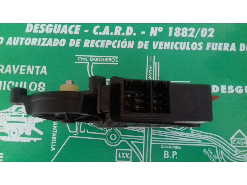 Recambio de motor elevalunas trasero izquierdo para volkswagen polo (9n3) referencia OEM IAM 6Y0959811 MR6400891F VW240RL