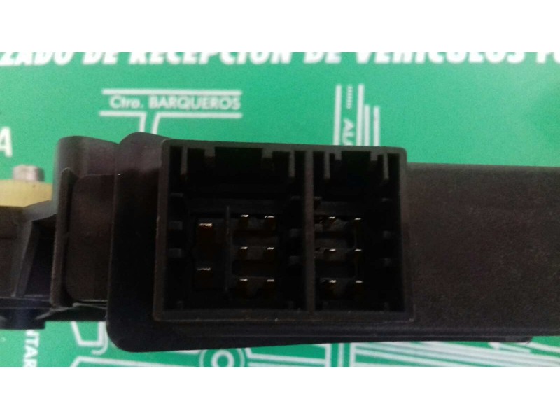 Recambio de motor elevalunas trasero izquierdo para volkswagen polo (9n3) referencia OEM IAM 6Y0959811 MR6400891F VW240RL